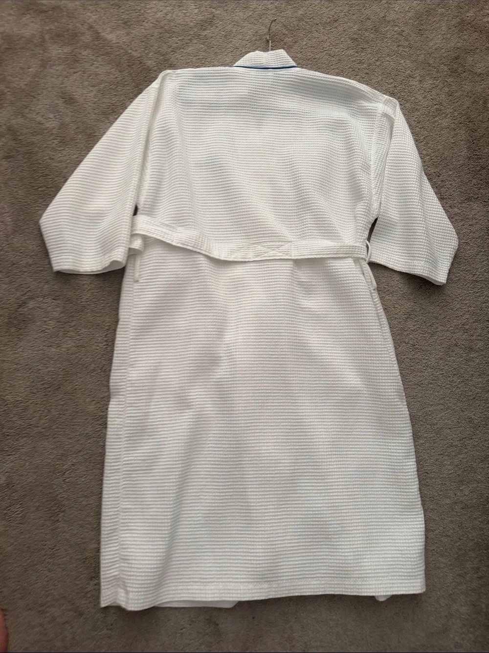 Celebrity Cuises White Waffle Bathrobe with Blue Trim NWOT